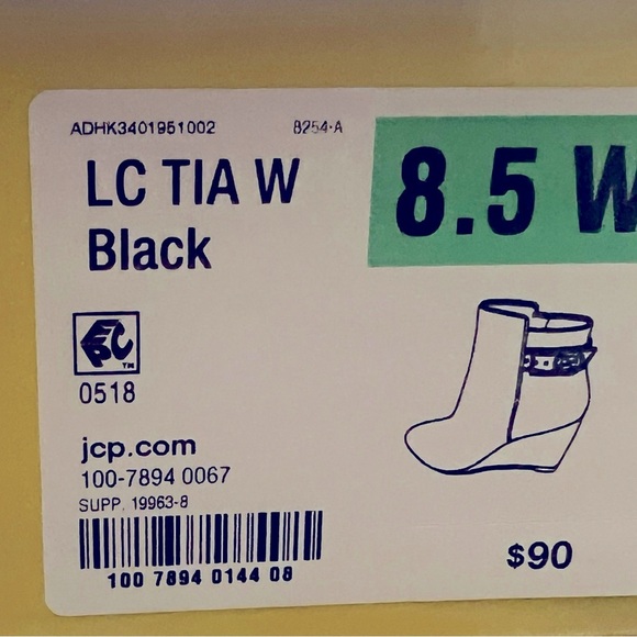 Liz Claiborne black boots - Picture 2 of 7